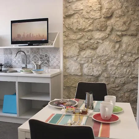 Archinue Apartment